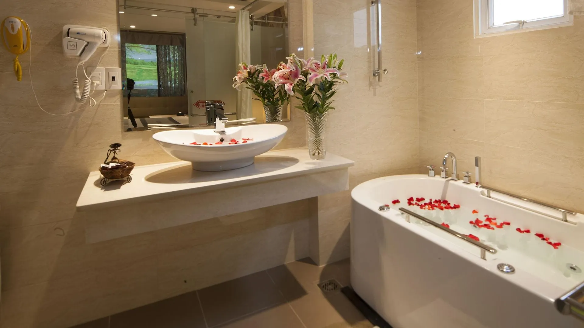 Sun Flower Luxury Hotel Πόλη Χο Τσι Μινχ